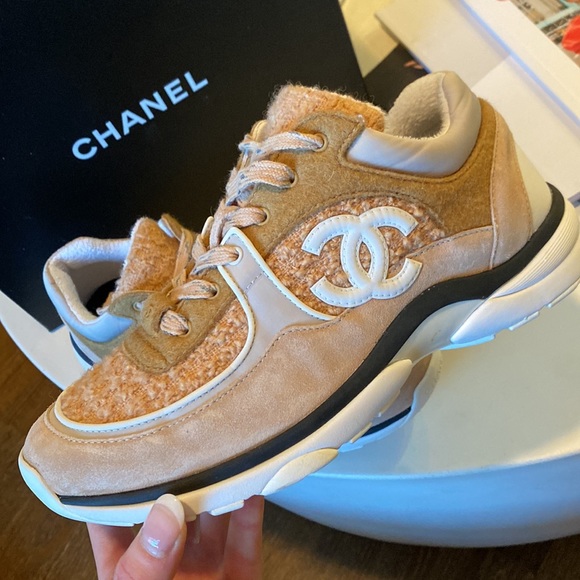 CHANEL SNEAKERS BEIGE Size: 8.5 LIMITED EDITION SOLD OUT - Picture 4 of 5